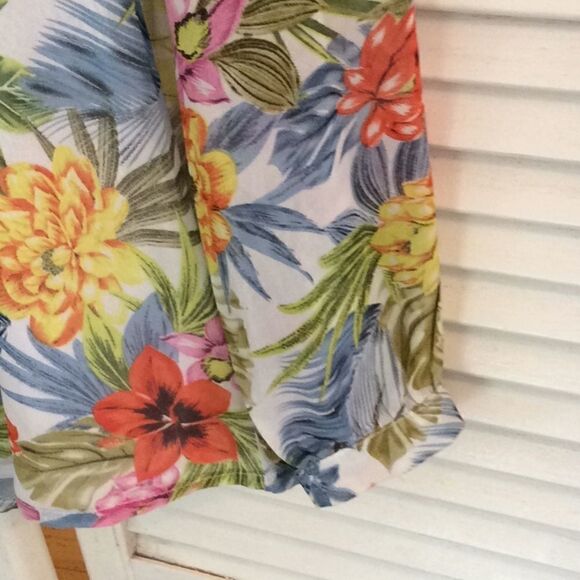 Glamorous Floral chiffon blouse v neck zipback XS - Picture 3 of 6